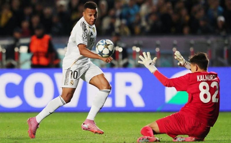 Kylian Mbappe gây khác biệt bằng tốc độ, kỹ thuật và khả năng bùng nổ trong các trận lớn. 