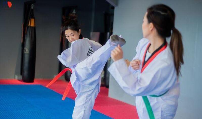 Taekwondo gắn liền với văn hóa Hàn Quốc, kết hợp kỹ thuật tay chân và tinh thần võ đạo. 