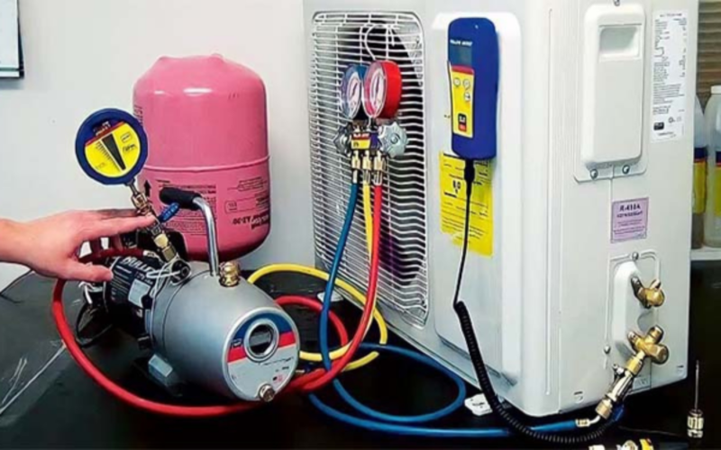 Thiếu gas hoặc rò rỉ gas khiến điều hòa không thể tạo đủ hơi lạnh để làm mát phòng. 